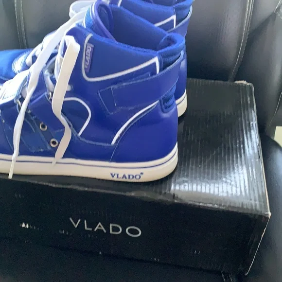 Men’s footwear - Picture 4 of 4